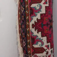 یک عدد فرش دستبافت