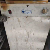 ماشین لباس شویی قدیمیه خوب