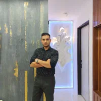 مدرس و مجری تخصصی در زمینه پتینه و گچبری مدرن