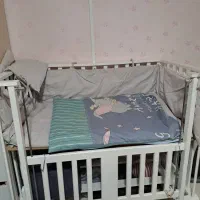 تخت کنار مادر
