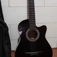 فروش گیتار همراه با کیف|گیتار، بیس، امپلیفایر|بافق, |دیوار