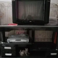 تلویزیون و زیر تلویزیونی و دستگاه گیرنده دیجیتال