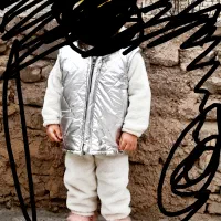 پافر با لباس سفید گرم کن