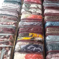 پتو تکرنگ و گلدار|رختخواب، بالش، پتو|مشهد, کوی المهدی|دیوار