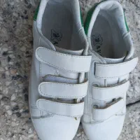 چند جفت کفش دخترانه وزنانه