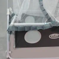 گهواره کار کرده نوزاد