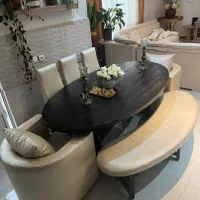 میز نهارخوری کاملا سالم