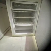 یخچال|یخچال و فریزر|اندیشه, اندیشه فاز ۱|دیوار