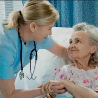 استخدام پرستار سالمند خانم