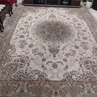 3 عدد فرش به ابعاد12متر و 6متری و 4 متری گرد
