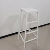 چهارپایه فلزی