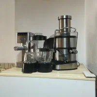 آبمیوه گیری بیس روزه خریدم خودم ده تمن پولش دادم