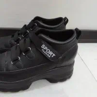 کوله پشتی و کفش تمیزو سالم