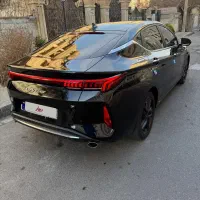 کی ام سی مدل ۱۴۰۲ بی رنگ j7