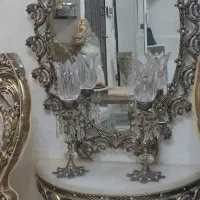 اینه و شمعدان برنجی