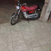 یک عدد موتورسیکلت 125 هوندا سالم