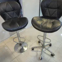 میز، و تعدادی صندلی 5.۰۰۰.۰۰۰|مبلمان اداری|رشت, دیلمان|دیوار