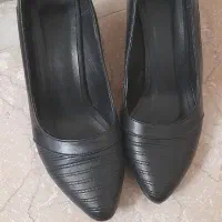 کفش زنانه‌ مجلسی سایز ۳۸ پاشنه ۳ سانت