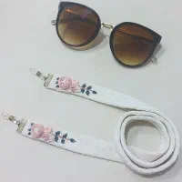 بند عینک‌ گلدوزی شده