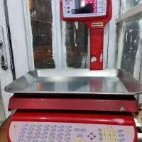 ترازو وویتریت و فریزر و کالباس بر