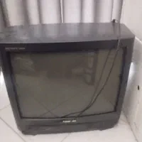 دو عدد تلویزیون قدیمی و گیرنده دیجیتال در الوند