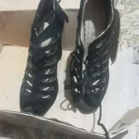 کت شال و کفش