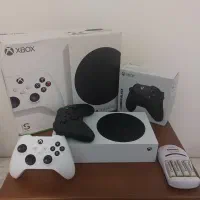 کنسول xbox series s فول بازی+ ۴ باتری همراه شارژر