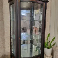 ویترین سه طبقه تمیز
