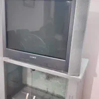 تلویزیون Sony و میز آن