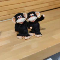 مجسمه میمون مشکی بدنه خز