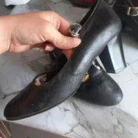 کیف های برند و تعدادی کفش چرم طبیعی فقط ۳۵۰