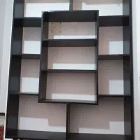 کتابخانه یا ویترین