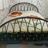 تخت دو نفره فلزی