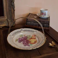 بشقاب‌های دیواری و ظروف آنتیک