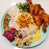 استخدام ۱۲  نفر همکار خانم و آقا در کافه رستوران