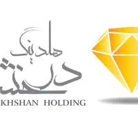 کارمند اداری خانم در شرکت ثبتی حقوقی