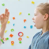 گفتار درمانی کلینیک سلامت توس