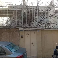 ۱۲۰مترزمین دوطبقه مجزاهرطبقه ۶۵مترملک قدیمی باحیاط