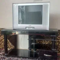 تلویزیون و میز