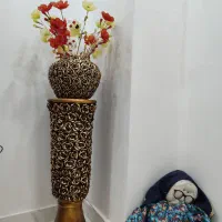 گلدان و پایه گلدان