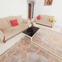 فروش یک دست مبل ۸ نفره با جلومبلی و عسلی