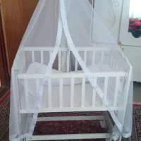 یک عدد گهواره کودک کاملا سالم در حد نو