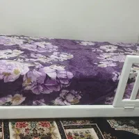 تخت حفاظ دار