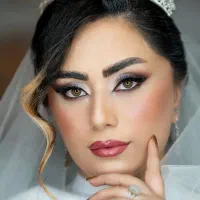 خدمات تخصصی میکاپ وشنیون عروس و همراهی