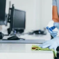 جذب نیروی خدمات خانم