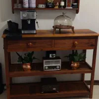 کافی بار با شلف چوب روس