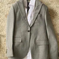 کت شلوار همراه جلیقه طوسی سایز ۴۴