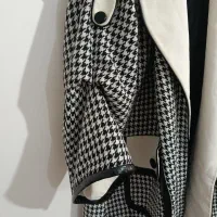 پالتو|لباس|گرگان, |دیوار