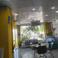 نیروی کار در کافه بستنی
