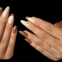 کاشت ناخن تخفیف ویژه